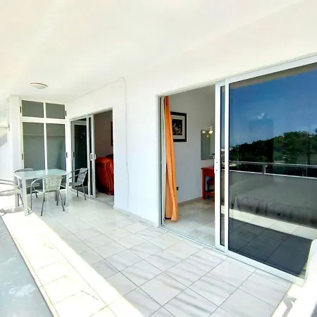 アパート Apartamento 2 Dormitorios Solo Adultos, Freewifi, Cerca Playa De Americas