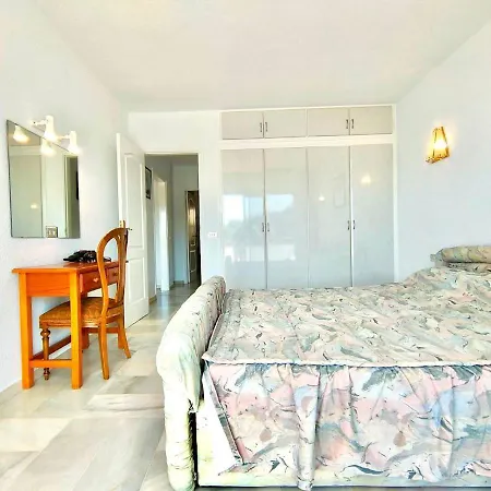 アパート Apartamento 2 Dormitorios Solo Adultos, Freewifi, Cerca Playa De Americas アデヘ