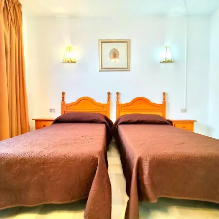 アパート Apartamento 2 Dormitorios Solo Adultos, Freewifi, Cerca Playa De Americas